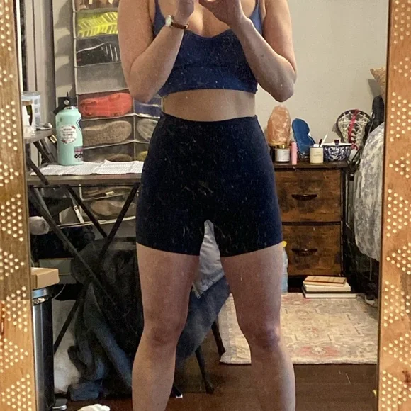 Lululemon Wunder Train shorts - Picture 5 of 6